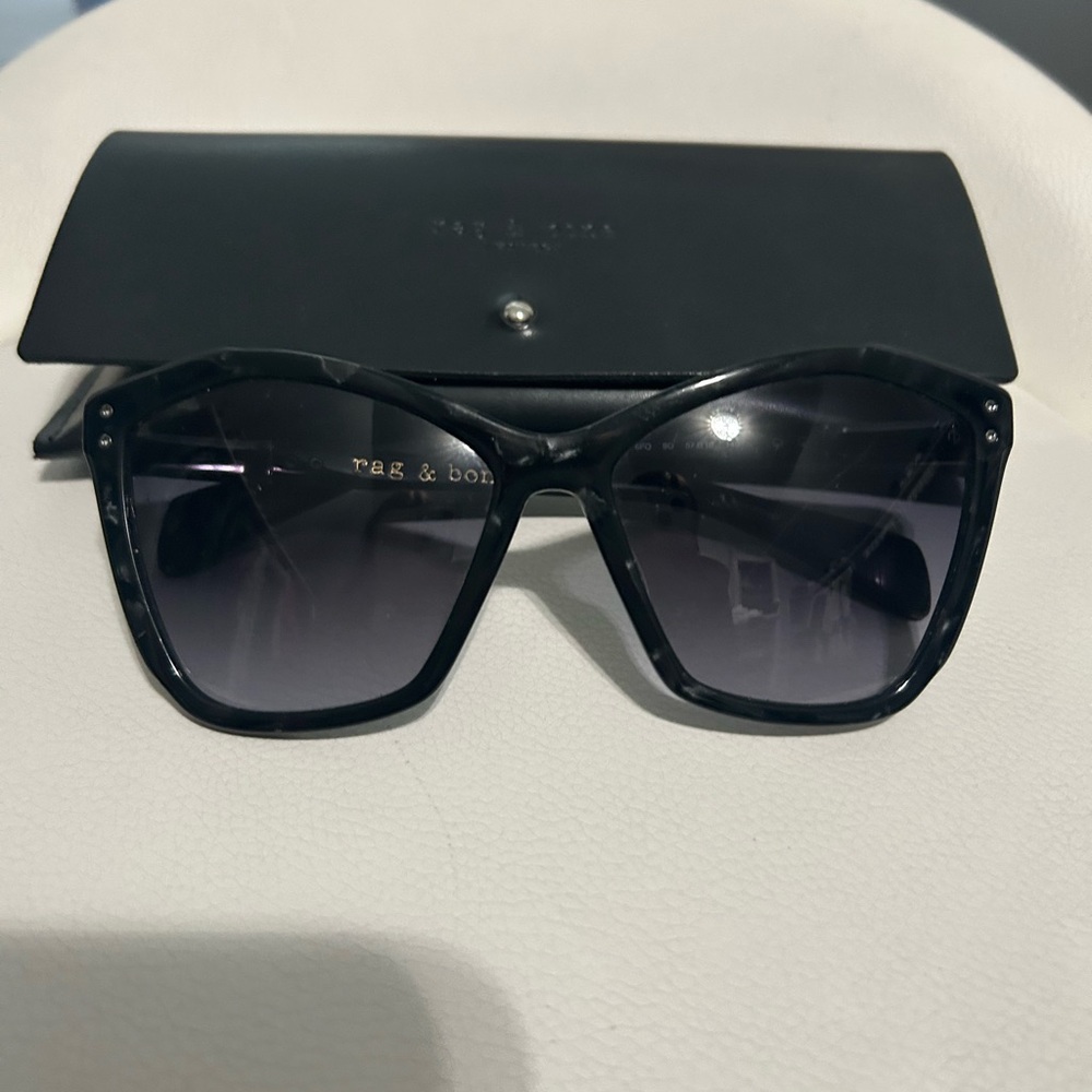 Rag n Bone cat eye sunglasses - like new condition